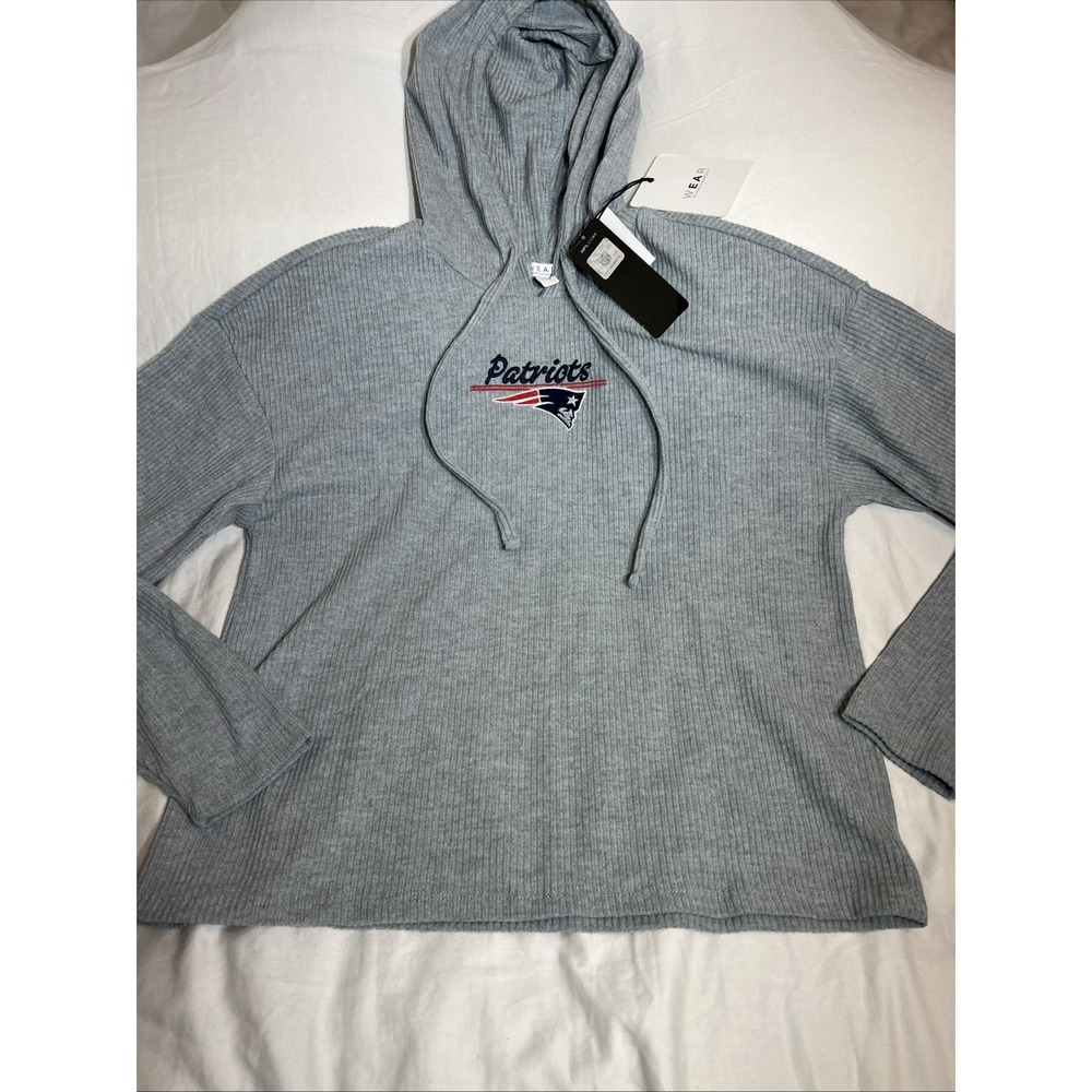 New England Patriots WEAR by Erin Andrews Gray Ribbed Knit Hoodie Mens Medium